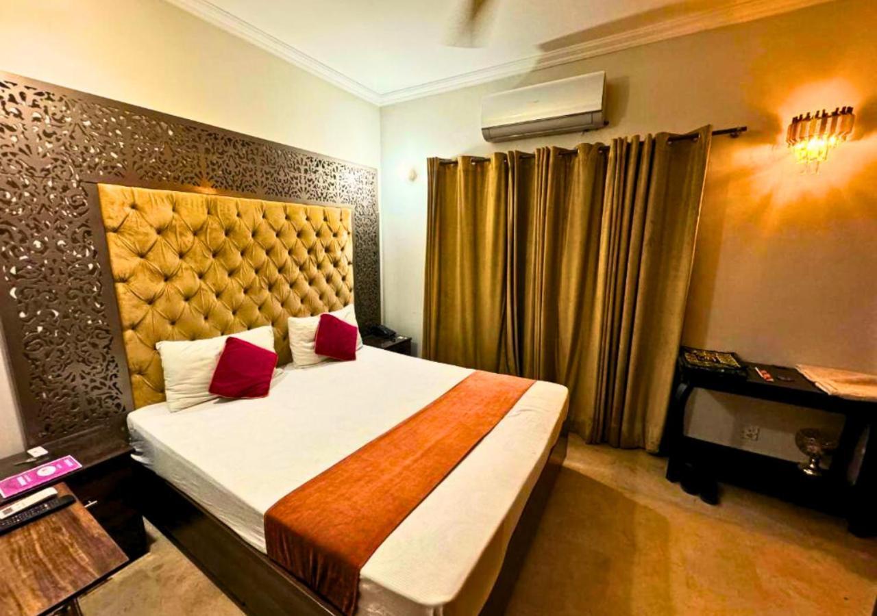 Doves Inn Hotel Kalma Chowk Лахор Екстериор снимка