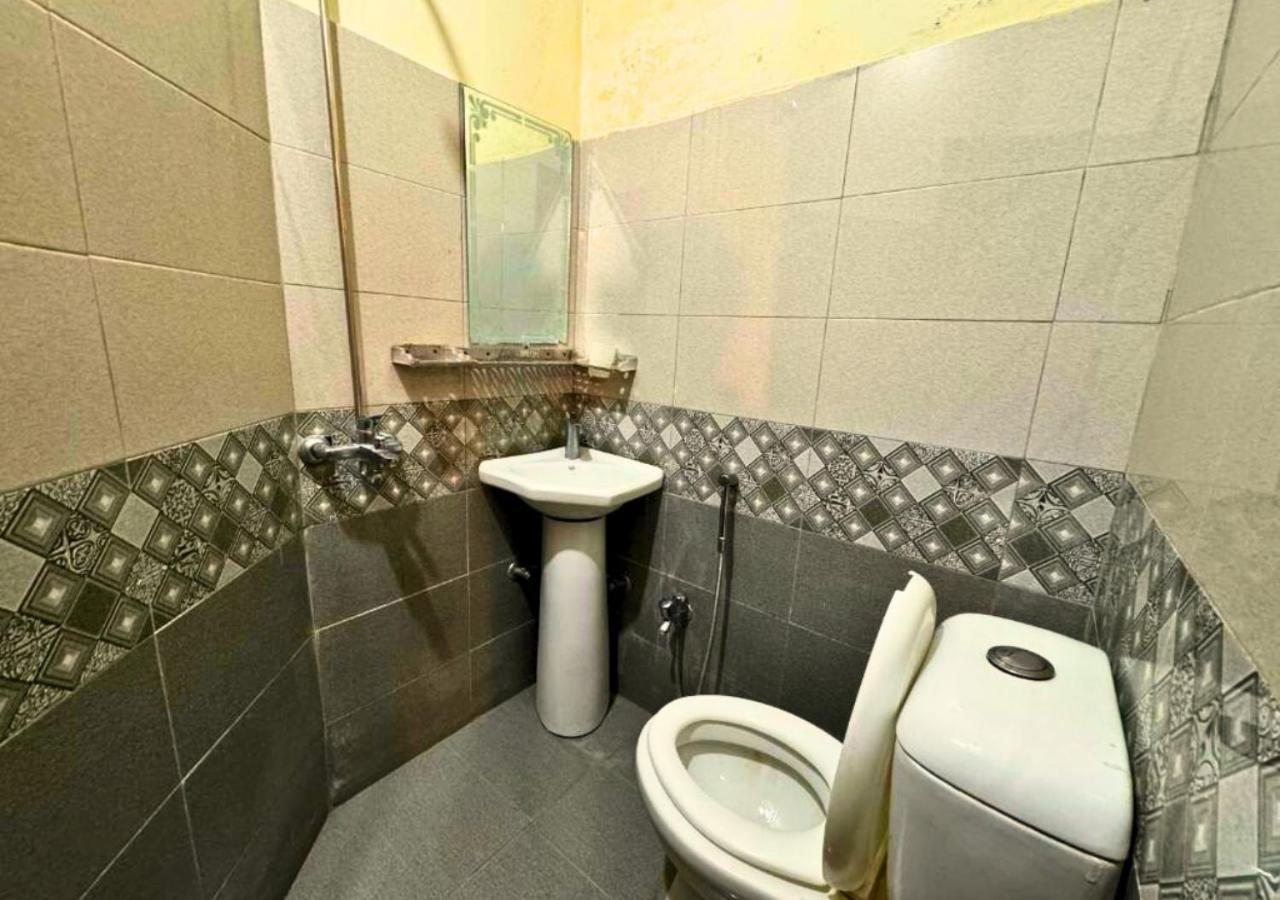 Doves Inn Hotel Kalma Chowk Лахор Екстериор снимка